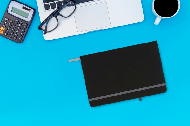 Noir medium notebook 17