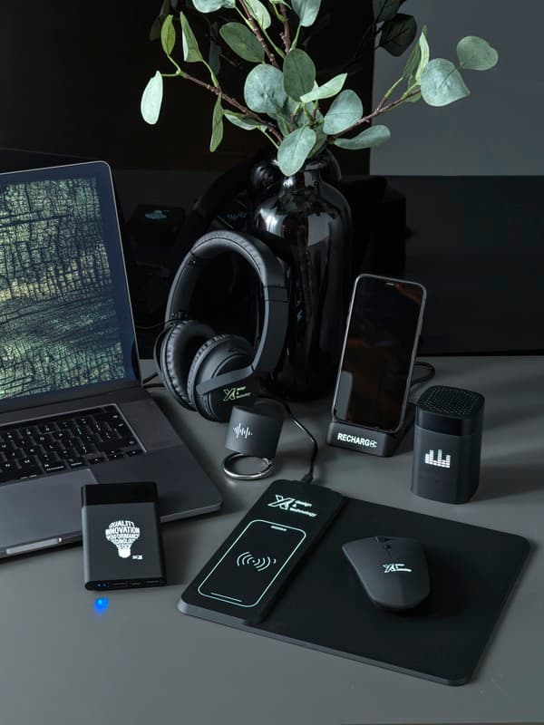 SCX.design P20 5000 mAh light-up power bank 6