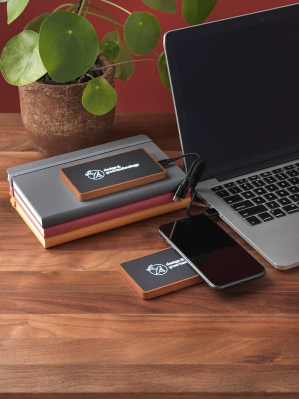 SCX.design P35 5.000 mAh wooden powerbank 5