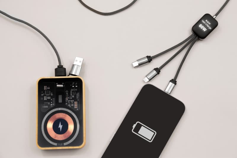 SCX.design C33 60W Type-C charging cable with dual light-up logo  9