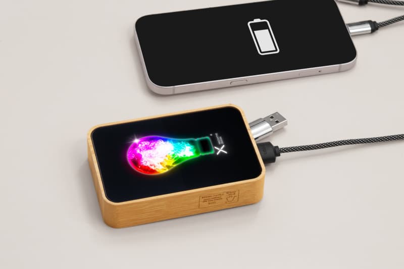 SCX.design P27 10.000 mAh MagSafe bamboo power bank 7