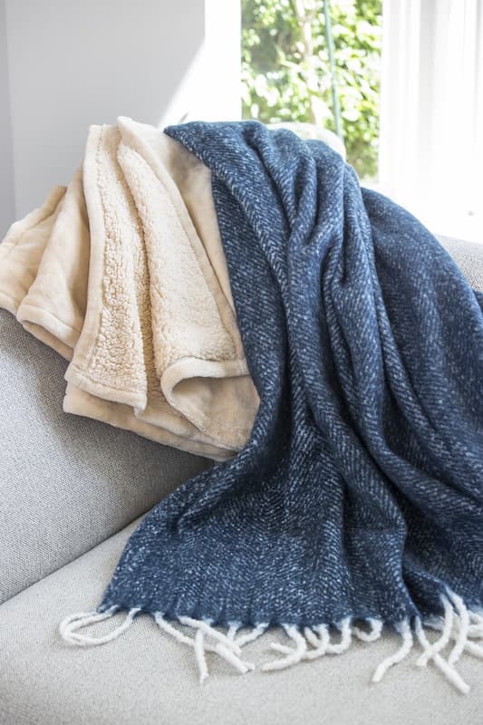Dolly GRS recycled blanket 4