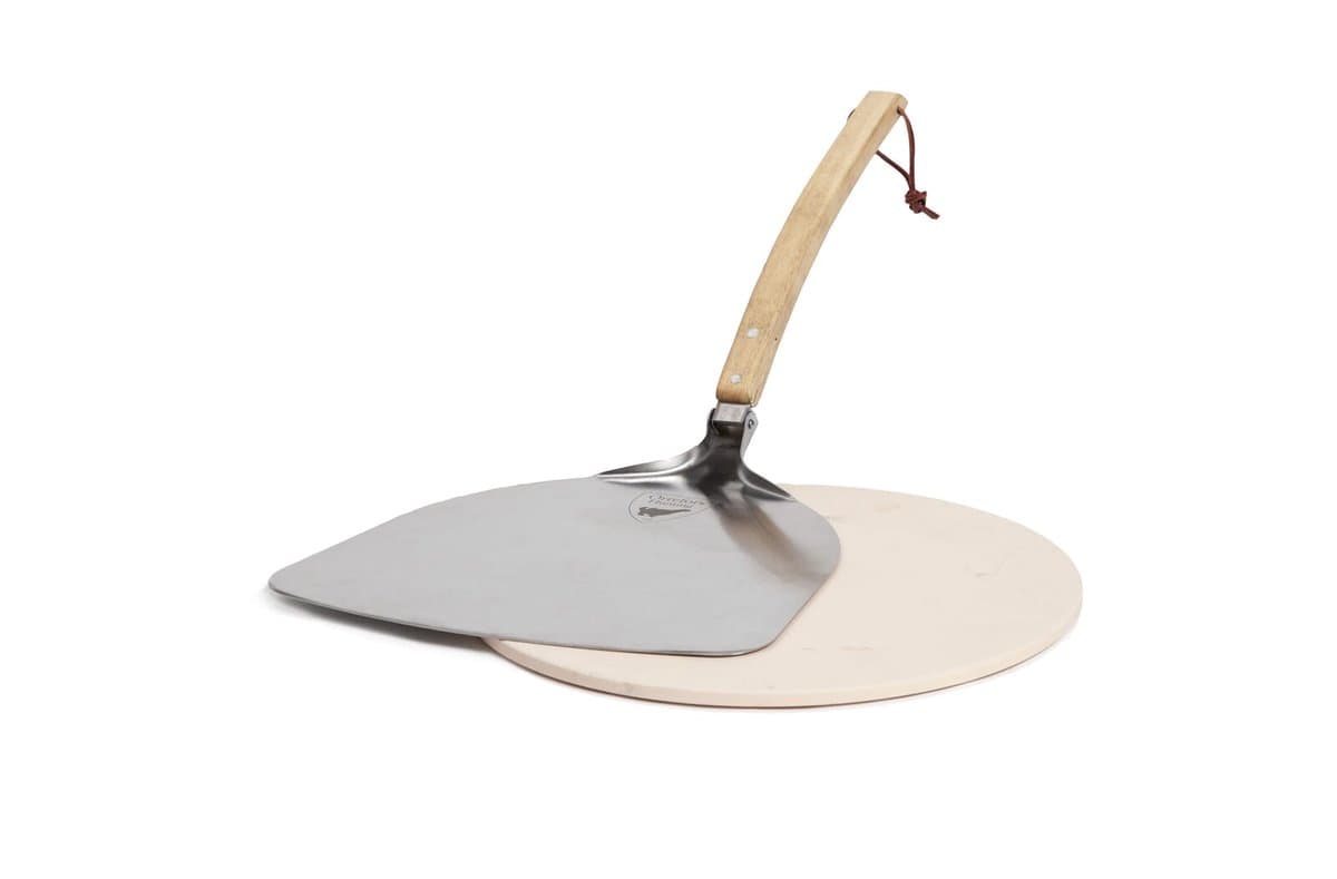 Orrefors Hunting pizza stone with pizza shovel 2