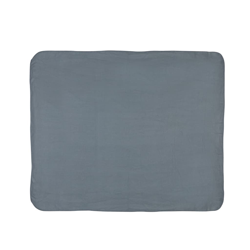 Fleece blanket in pouch 3