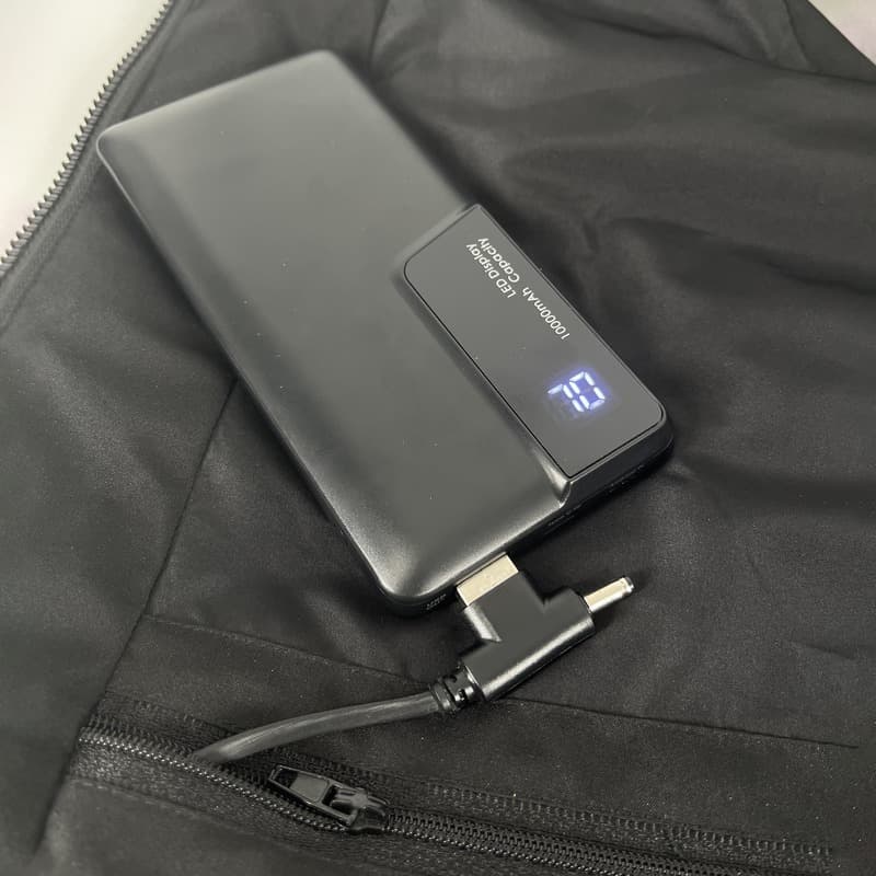 SCX.design G01 heated bodywarmer with power bank 3