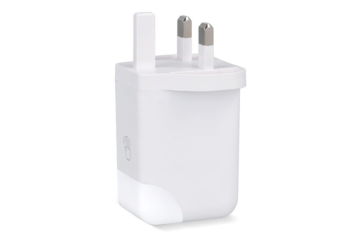 Xoopar ICE-G 65W GaN Power Adapter with UK Plug 3
