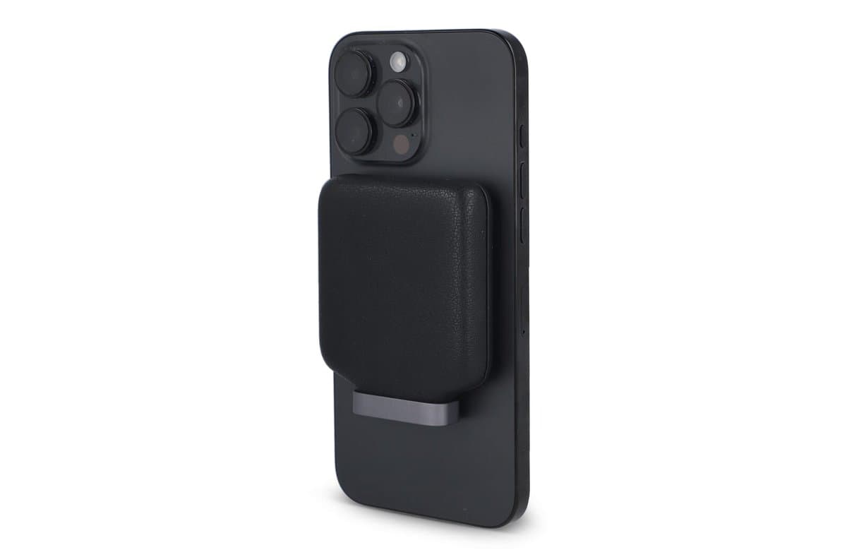 4026 - Xoopar Ine Oda Wireless Powerbank Compatible with MagSafe 5000 mAh 4