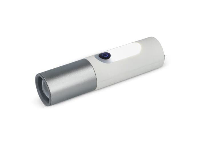 Rechargeable 10 W LED Flashlight with Zoom function 300 lm 2