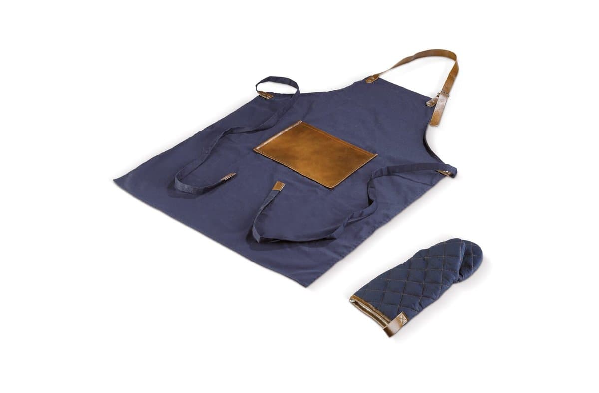 Apron and oven mitt 3