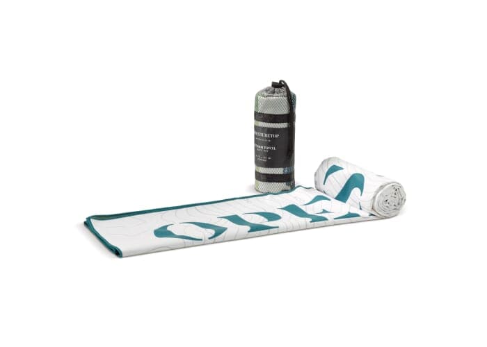Quick dry towel 700x1400mm with pouch 2