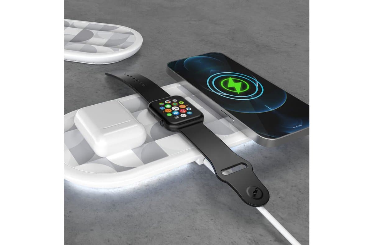3in1 15 W wireless charger compatible with phones /Apple Watch/AirPod 4